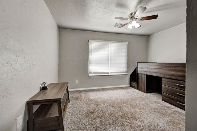 913 NE 4th Street, Moore, OK 73160