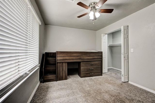 913 NE 4th Street, Moore, OK 73160