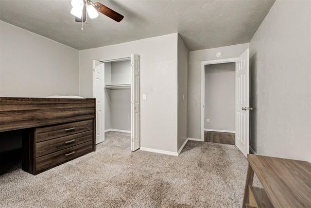 913 NE 4th Street, Moore, OK 73160