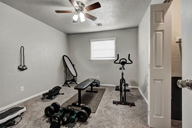 913 NE 4th Street, Moore, OK 73160