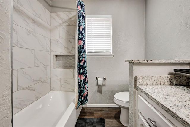 913 NE 4th Street, Moore, OK 73160