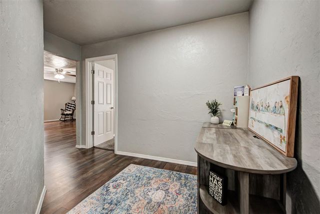 913 NE 4th Street, Moore, OK 73160