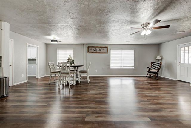 913 NE 4th Street, Moore, OK 73160
