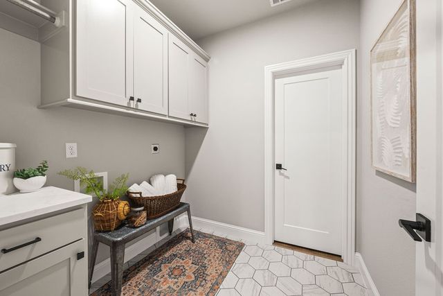 7829 Teton Trl Avenue, Springdale, AR 72762