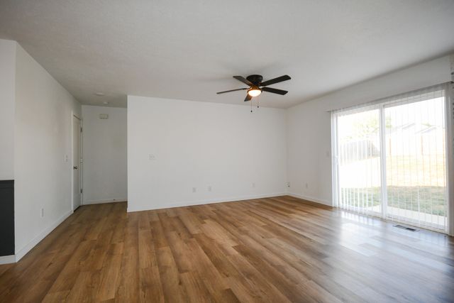 502 N Pine Leaf Road, Nixa, MO 65714