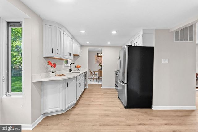 14810 CRANOKE ST, Centreville, VA 20120