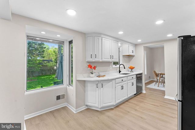 14810 CRANOKE ST, Centreville, VA 20120