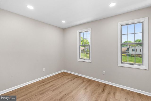 14810 CRANOKE ST, Centreville, VA 20120