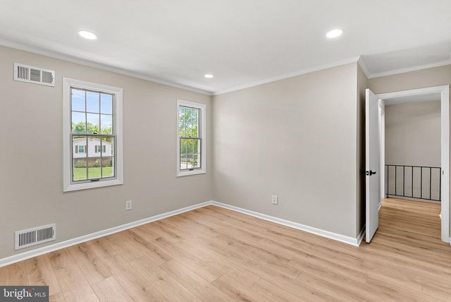 14810 CRANOKE ST, Centreville, VA 20120