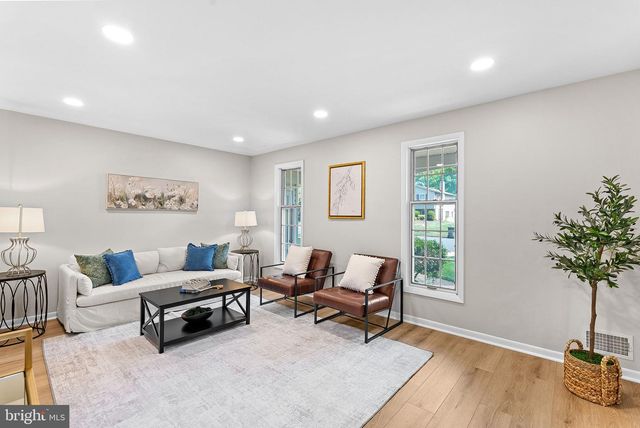 14810 CRANOKE ST, Centreville, VA 20120