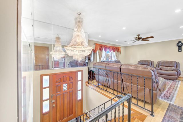 2 Old Broadway, New Hyde Park, NY 11040