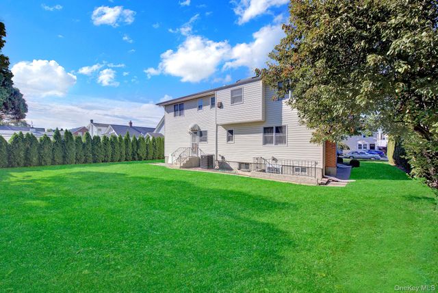 2 Old Broadway, New Hyde Park, NY 11040