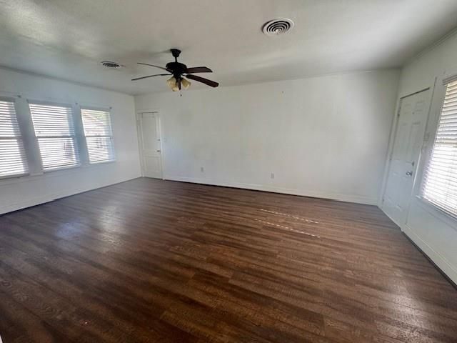 913 Fowlkes Street, Sealy, TX 77474