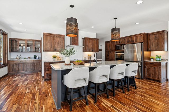 5534 Conifer Trail, Minnetonka, MN 55345