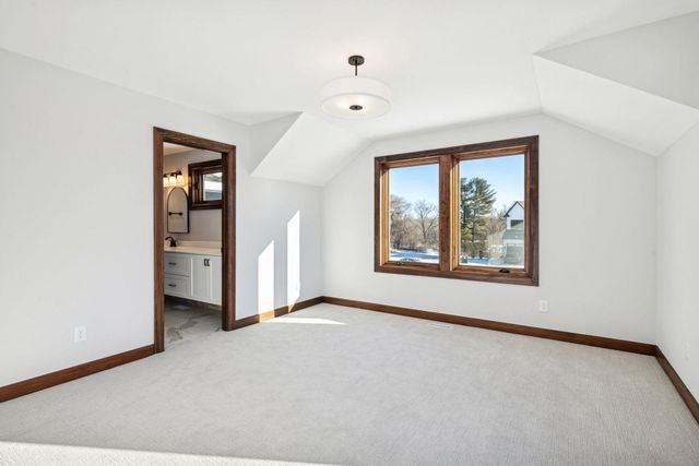 5534 Conifer Trail, Minnetonka, MN 55345