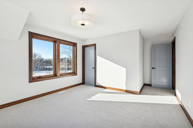 5534 Conifer Trail, Minnetonka, MN 55345