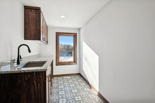 5534 Conifer Trail, Minnetonka, MN 55345