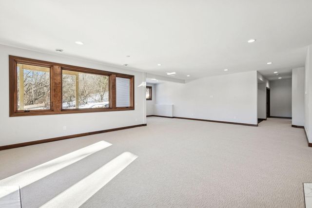 5534 Conifer Trail, Minnetonka, MN 55345