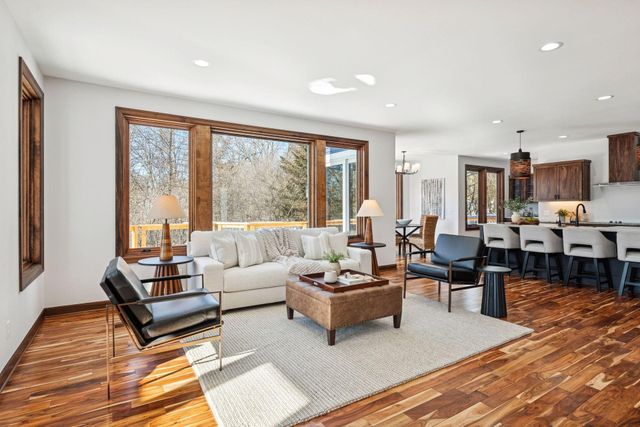 5534 Conifer Trail, Minnetonka, MN 55345