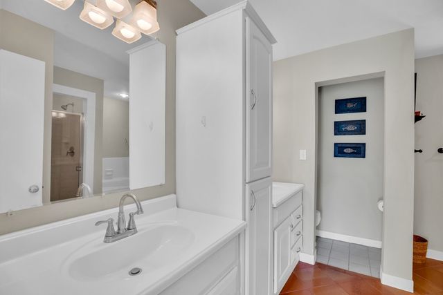 5040 Harmony Circle 201, Vero Beach, FL 32967