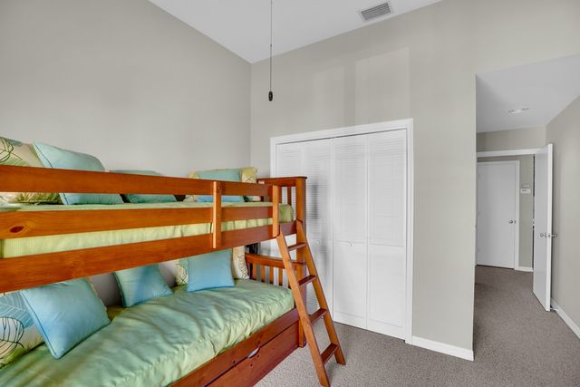 5040 Harmony Circle 201, Vero Beach, FL 32967