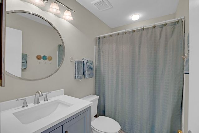 5040 Harmony Circle 201, Vero Beach, FL 32967