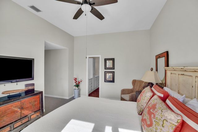 5040 Harmony Circle 201, Vero Beach, FL 32967