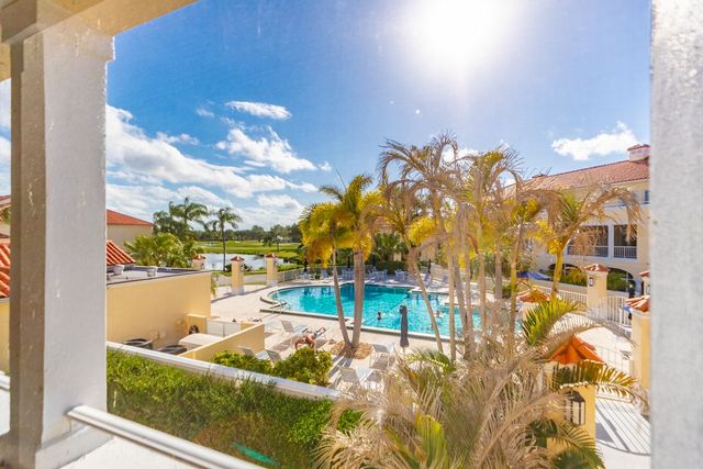 5040 Harmony Circle 201, Vero Beach, FL 32967