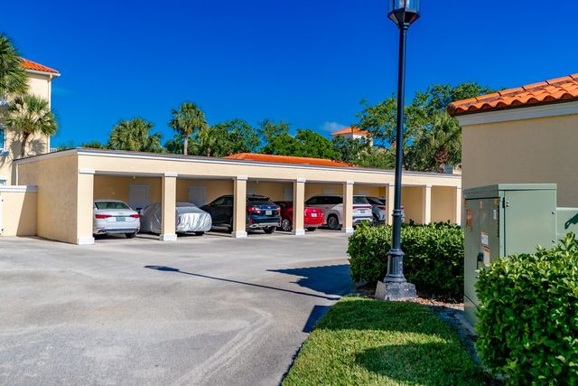 5040 Harmony Circle 201, Vero Beach, FL 32967