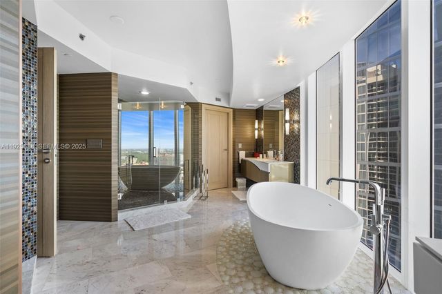 17201 Collins Avenue 3505, Sunny Isles Beach, FL 33160