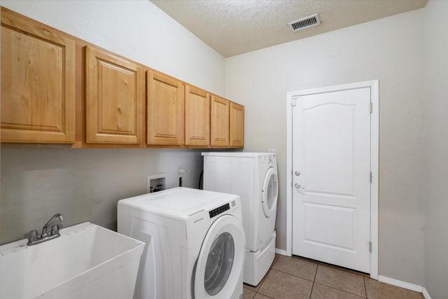 1501 Via Verane Drive SE, Rio Rancho, NM 87124