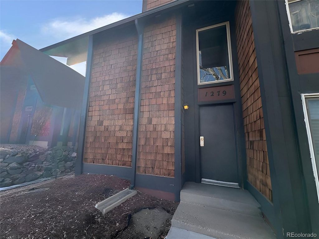1279 S Sable Blvd, Aurora, CO 80012