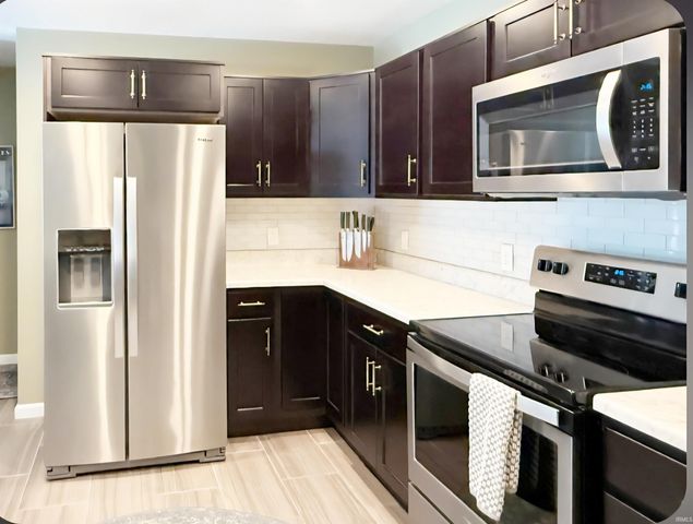 2279 Kapiti Point, Fort Wayne, IN 46808