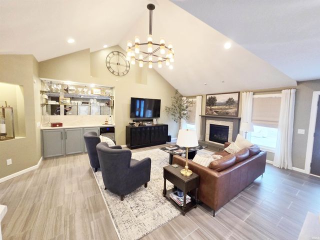 2279 Kapiti Point, Fort Wayne, IN 46808