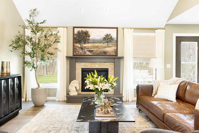 2279 Kapiti Point, Fort Wayne, IN 46808