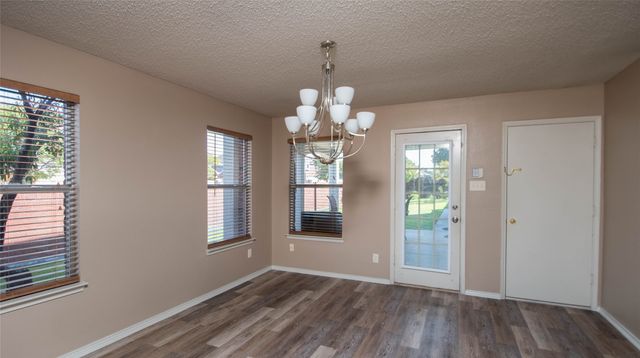 901 Elizabeth Drive, Lewisville, TX 75067