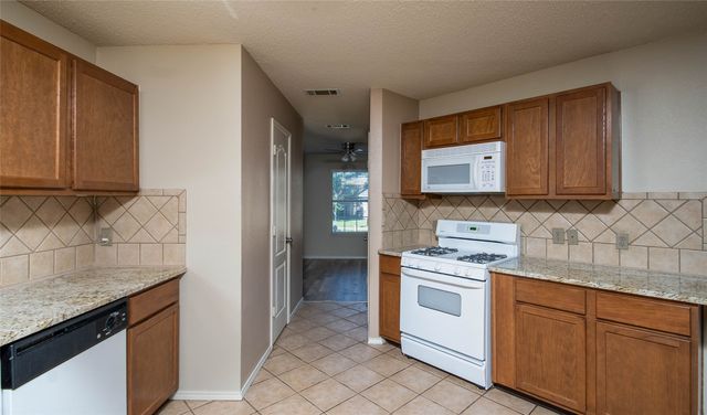 901 Elizabeth Drive, Lewisville, TX 75067
