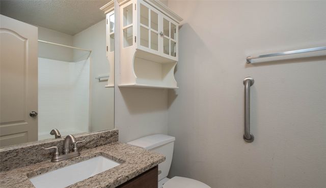 901 Elizabeth Drive, Lewisville, TX 75067