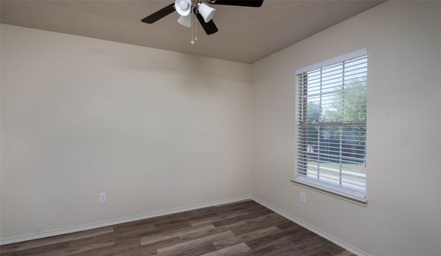 901 Elizabeth Drive, Lewisville, TX 75067