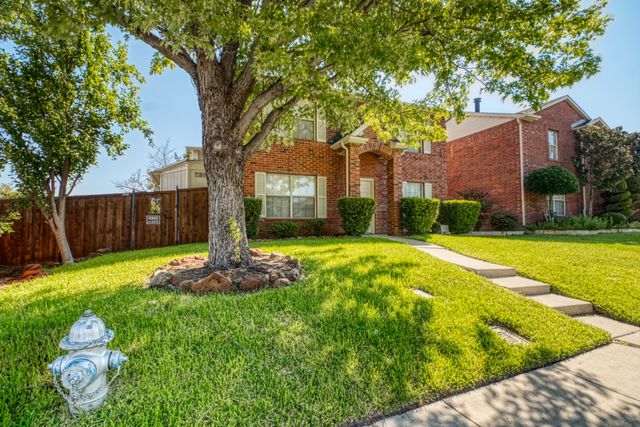 901 Elizabeth Drive, Lewisville, TX 75067