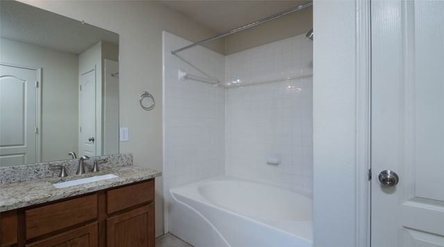 901 Elizabeth Drive, Lewisville, TX 75067