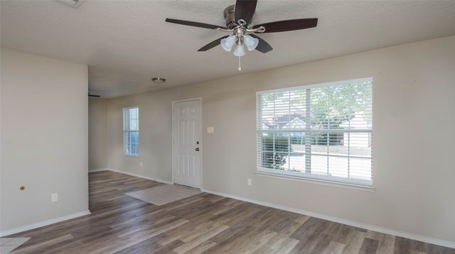 901 Elizabeth Drive, Lewisville, TX 75067