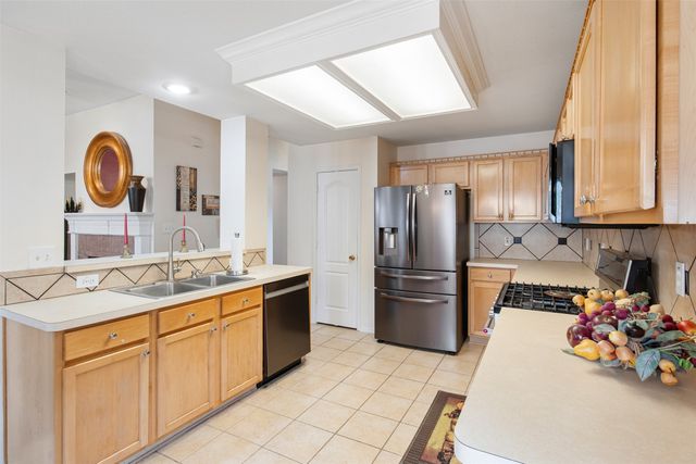 141 Buffalo Creek Drive, Desoto, TX 75115
