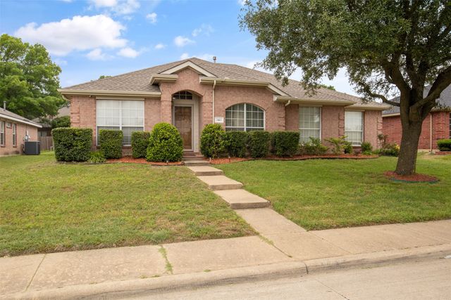141 Buffalo Creek Drive, Desoto, TX 75115