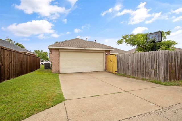 141 Buffalo Creek Drive, Desoto, TX 75115