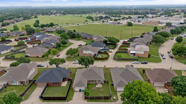 141 Buffalo Creek Drive, Desoto, TX 75115