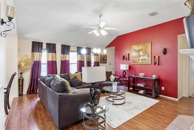 141 Buffalo Creek Drive, Desoto, TX 75115