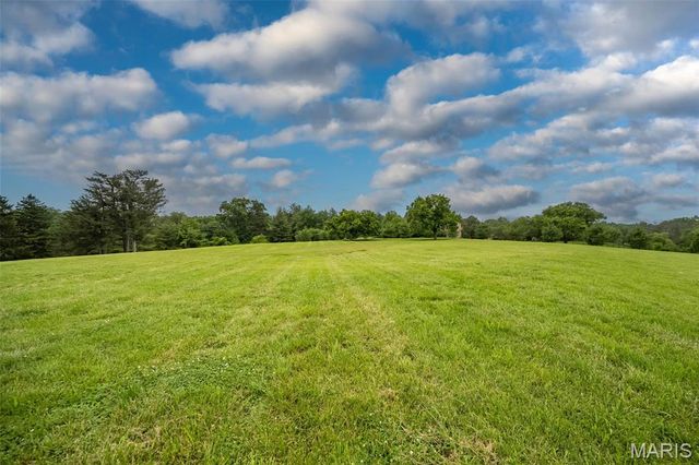 9 Bridle Ridge Lane, St Louis, MO 63131