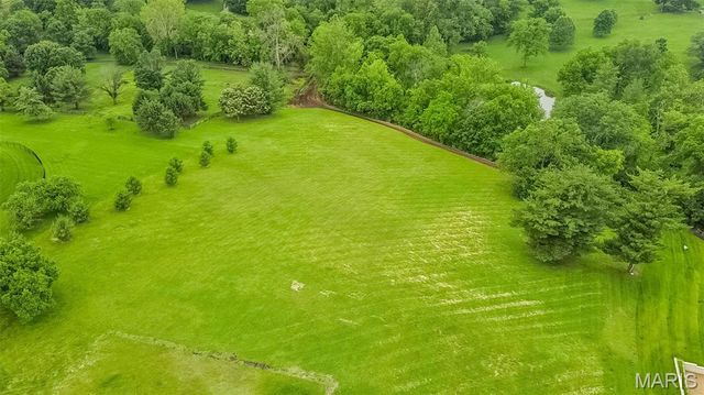 9 Bridle Ridge Lane, St Louis, MO 63131