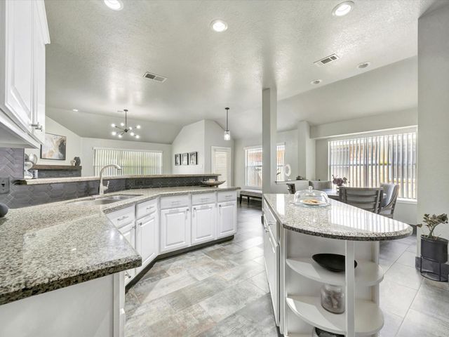 1718 Buckingham Drive, Pasadena, TX 77504